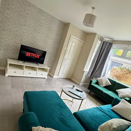 Stylish 3-bed With Parking - Ideal For Long Prázdninový dům