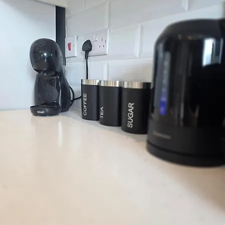 Stylish 3-bed With Parking - Ideal For Long Дом отдыха *