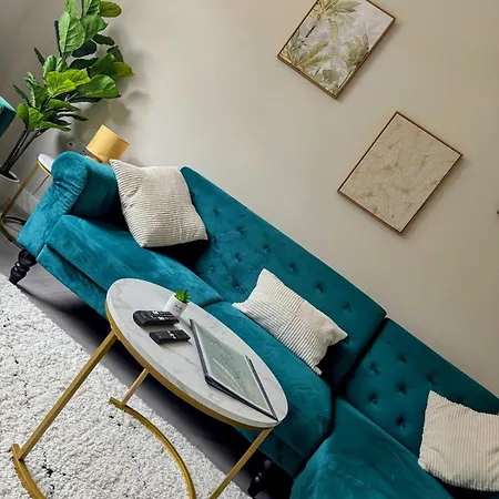 Stylish 3-bed With Parking - Ideal For Long Дом отдыха Лидс