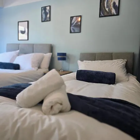 Stylish 3-bed With Parking - Ideal For Long Дом отдыха