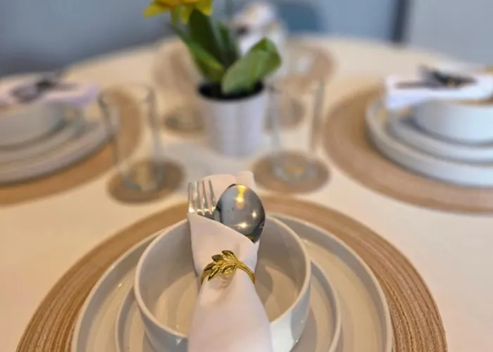 Stylish 3-bed With Parking - Ideal For Long Holiday home