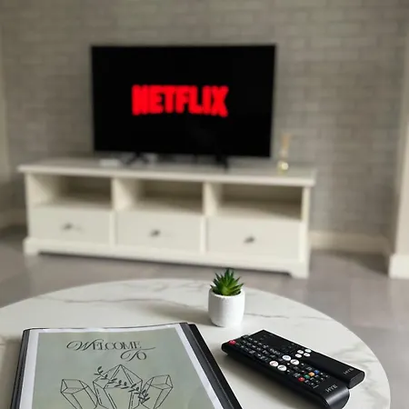 Semesterbostad Stylish 3-bed With Parking - Ideal For Long *